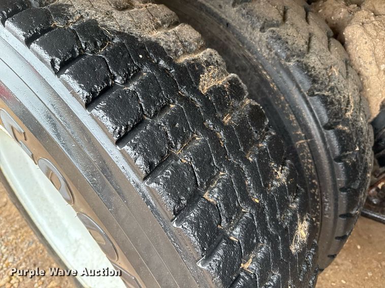 image for item EQ4906 2006 Freightliner Business Class M2 flatbed truck