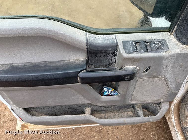 image for item EQ4907 2018 Ford F150 SuperCab pickup truck