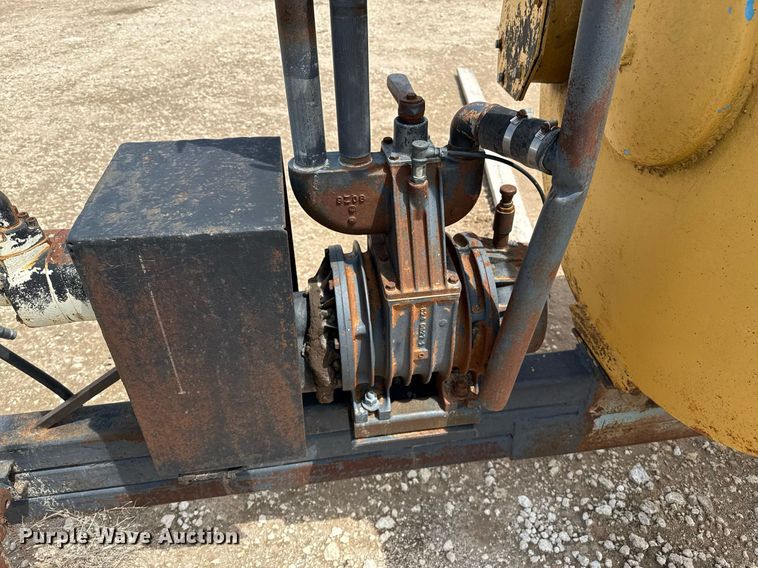 image for item EQ4918 Vacuum trailer