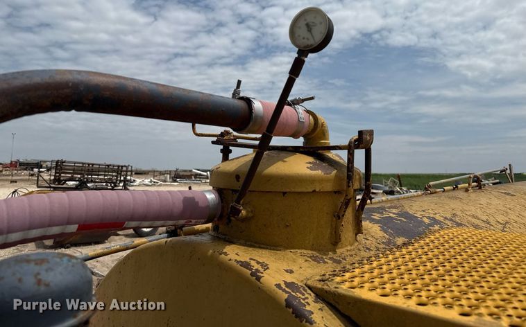 image for item EQ4918 Vacuum trailer