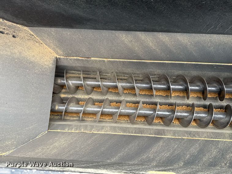 image for item EQ4928 2019 Ford F350 Super Duty  SuperCab bale bed pickup truck