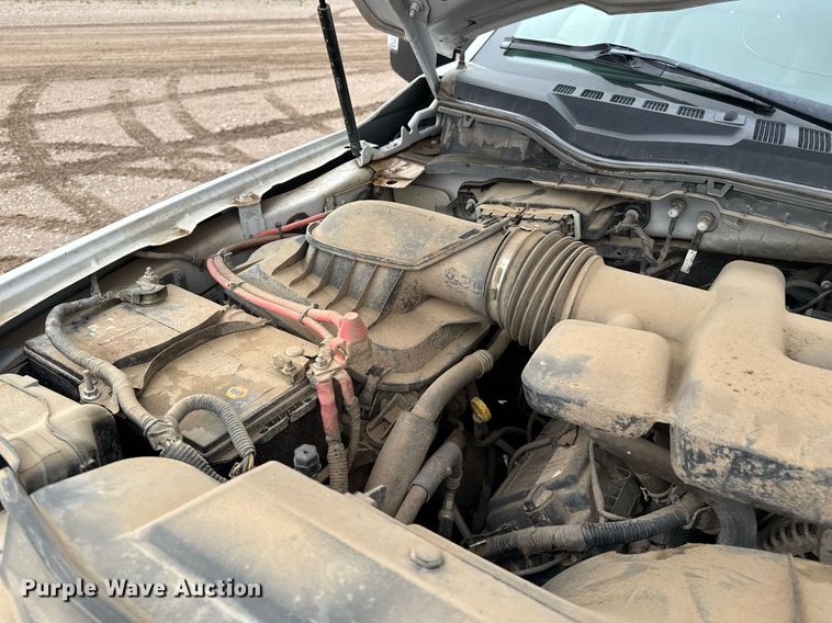 image for item EQ4928 2019 Ford F350 Super Duty  SuperCab bale bed pickup truck