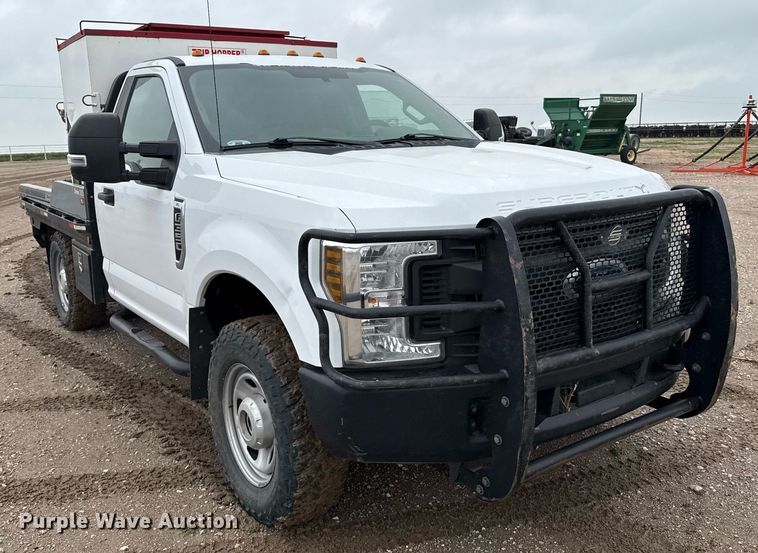 image for item EQ4930 2018 Ford F350 Super Duty XL bale bed pickup truck