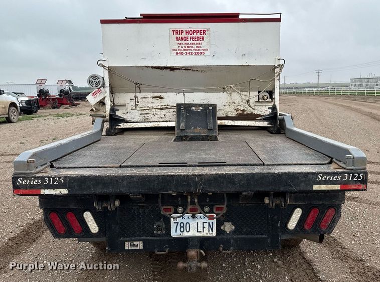 image for item EQ4930 2018 Ford F350 Super Duty XL bale bed pickup truck