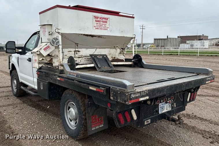 image for item EQ4930 2018 Ford F350 Super Duty XL bale bed pickup truck