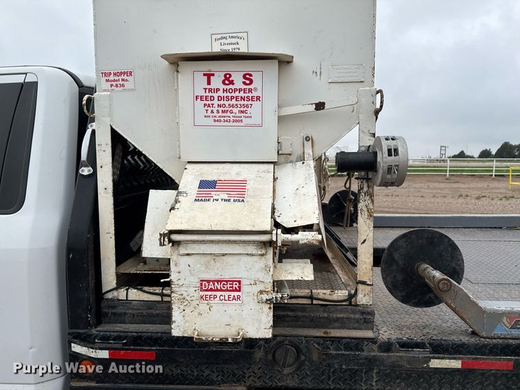 image for item EQ4930 2018 Ford F350 Super Duty XL bale bed pickup truck