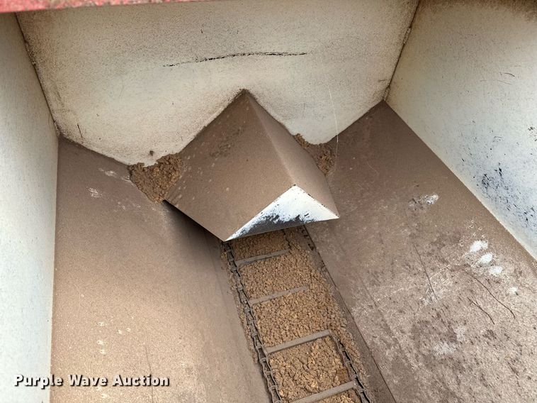 image for item EQ4930 2018 Ford F350 Super Duty XL bale bed pickup truck