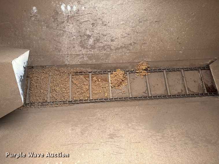 image for item EQ4930 2018 Ford F350 Super Duty XL bale bed pickup truck