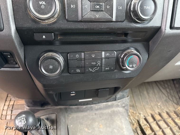 image for item EQ4930 2018 Ford F350 Super Duty XL bale bed pickup truck