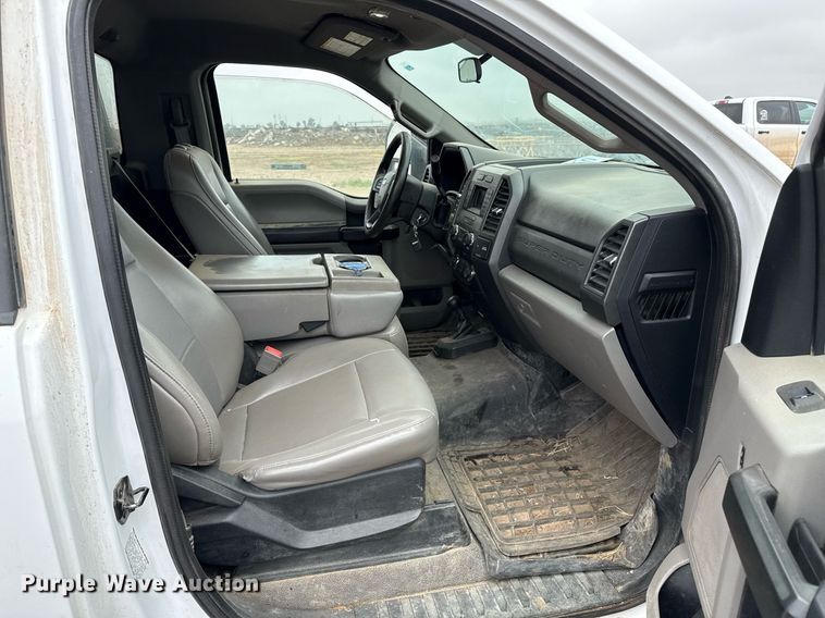 image for item EQ4930 2018 Ford F350 Super Duty XL bale bed pickup truck