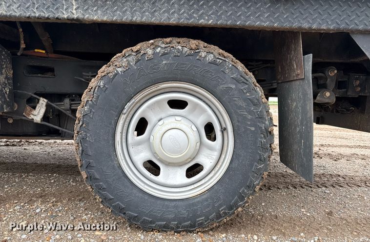 image for item EQ4930 2018 Ford F350 Super Duty XL bale bed pickup truck