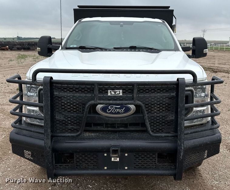 image for item EQ4933 2022 Ford F250 Super Duty XL bale bed pickup truck