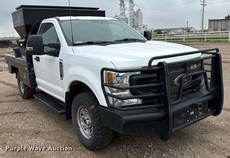 image for item EQ4933 2022 Ford F250 Super Duty XL bale bed pickup truck