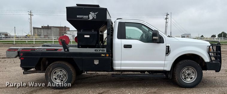 image for item EQ4933 2022 Ford F250 Super Duty XL bale bed pickup truck