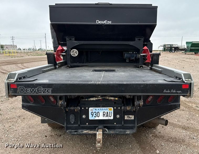 image for item EQ4933 2022 Ford F250 Super Duty XL bale bed pickup truck