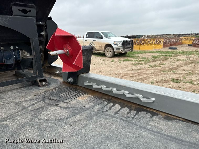 image for item EQ4933 2022 Ford F250 Super Duty XL bale bed pickup truck