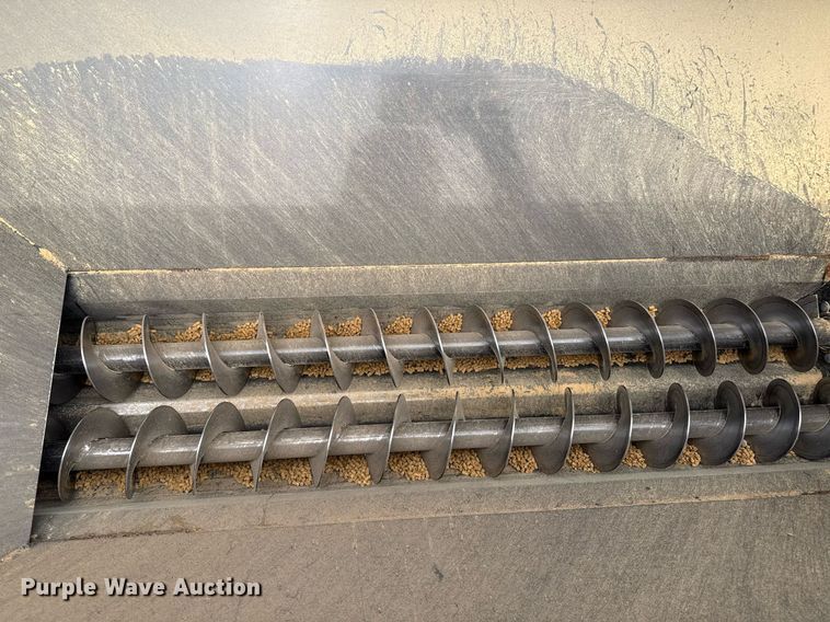 image for item EQ4933 2022 Ford F250 Super Duty XL bale bed pickup truck