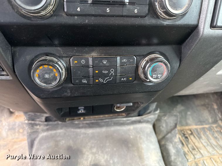 image for item EQ4933 2022 Ford F250 Super Duty XL bale bed pickup truck