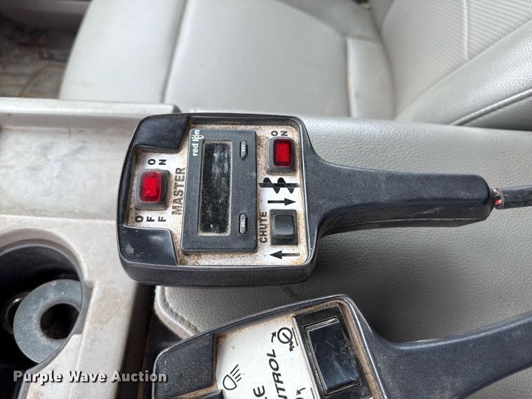 image for item EQ4933 2022 Ford F250 Super Duty XL bale bed pickup truck