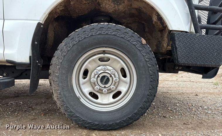 image for item EQ4933 2022 Ford F250 Super Duty XL bale bed pickup truck