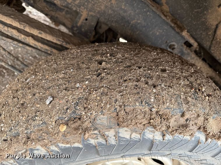 image for item EQ4933 2022 Ford F250 Super Duty XL bale bed pickup truck