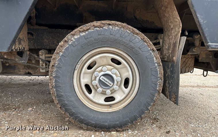 image for item EQ4933 2022 Ford F250 Super Duty XL bale bed pickup truck