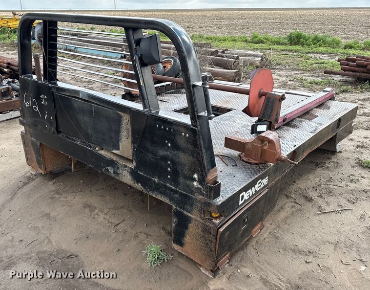 image for item EQ4949 DewEze hydraulic bale bed