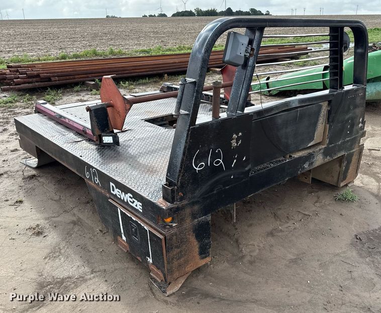 image for item EQ4949 DewEze hydraulic bale bed