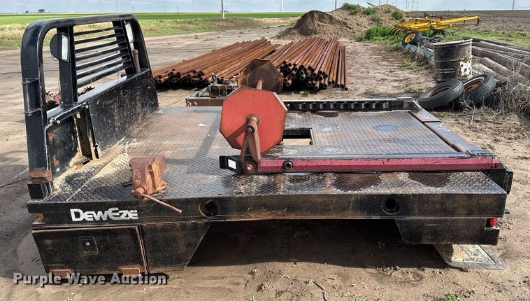 image for item EQ4949 DewEze hydraulic bale bed