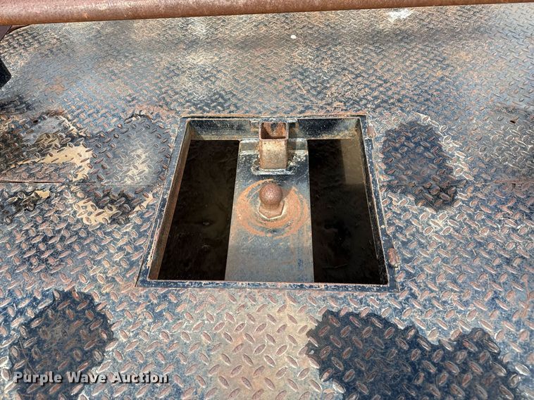 image for item EQ4949 DewEze hydraulic bale bed