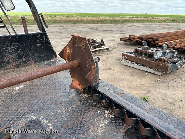 image for item EQ4949 DewEze hydraulic bale bed