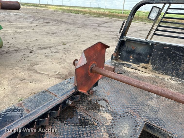 image for item EQ4949 DewEze hydraulic bale bed