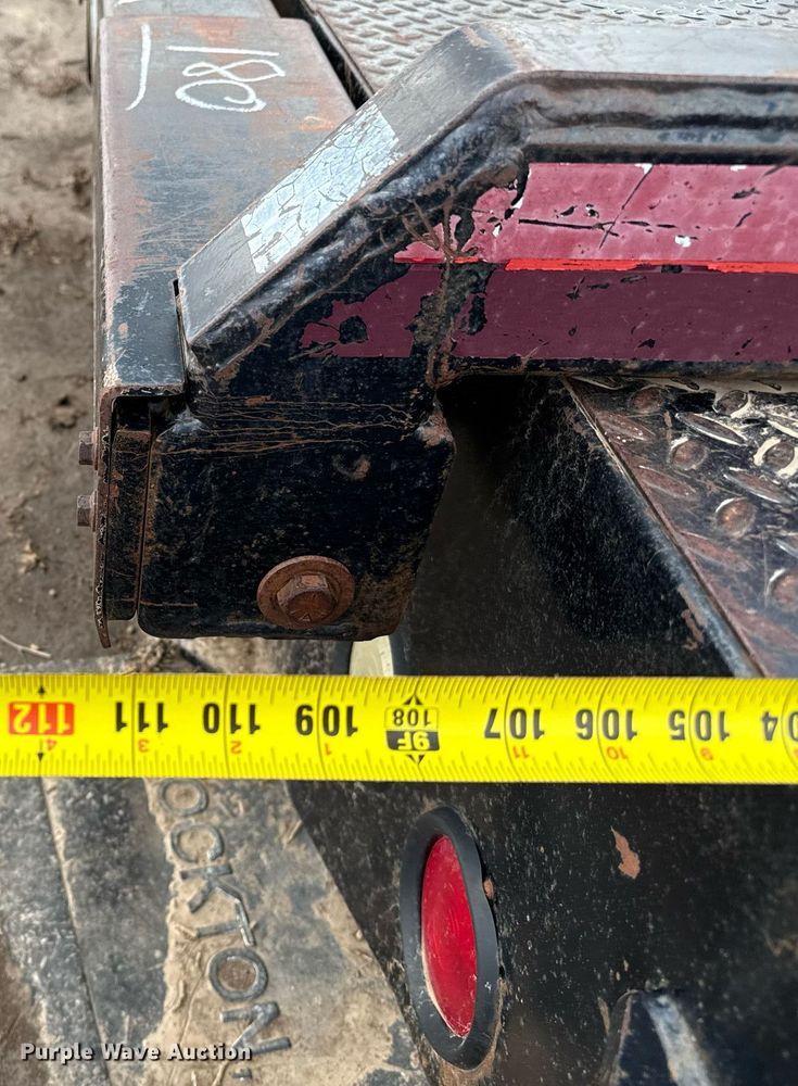 image for item EQ4949 DewEze hydraulic bale bed