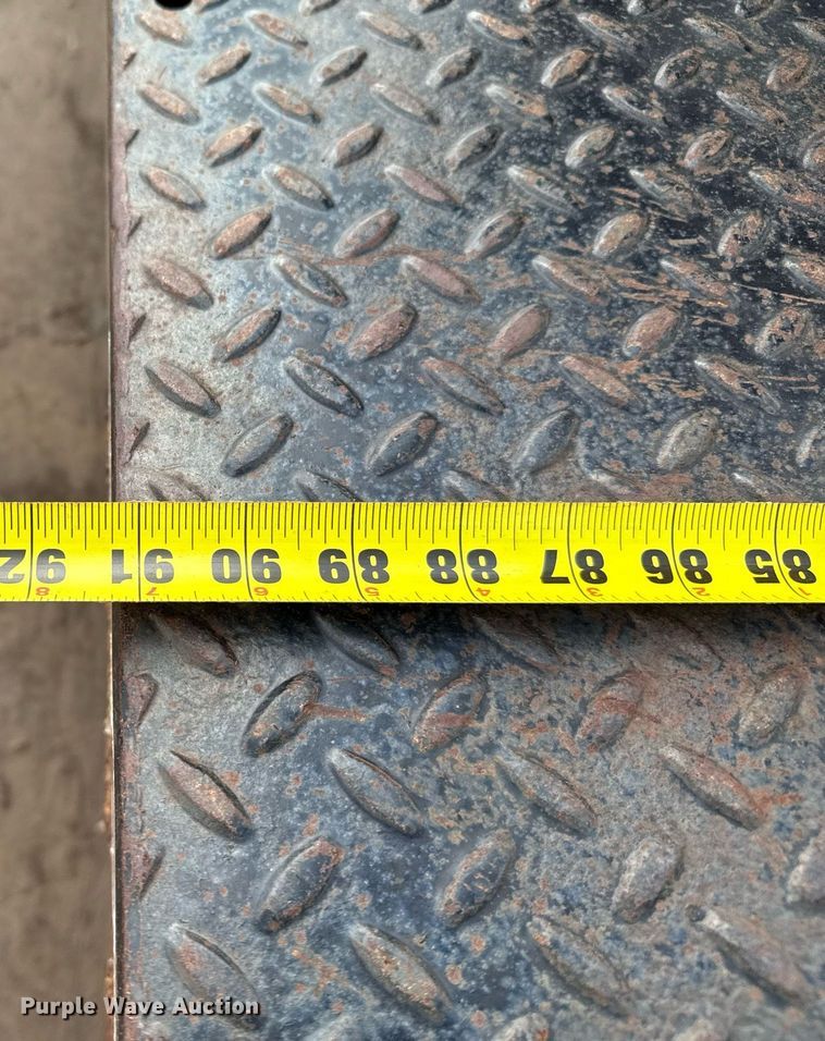 image for item EQ4949 DewEze hydraulic bale bed