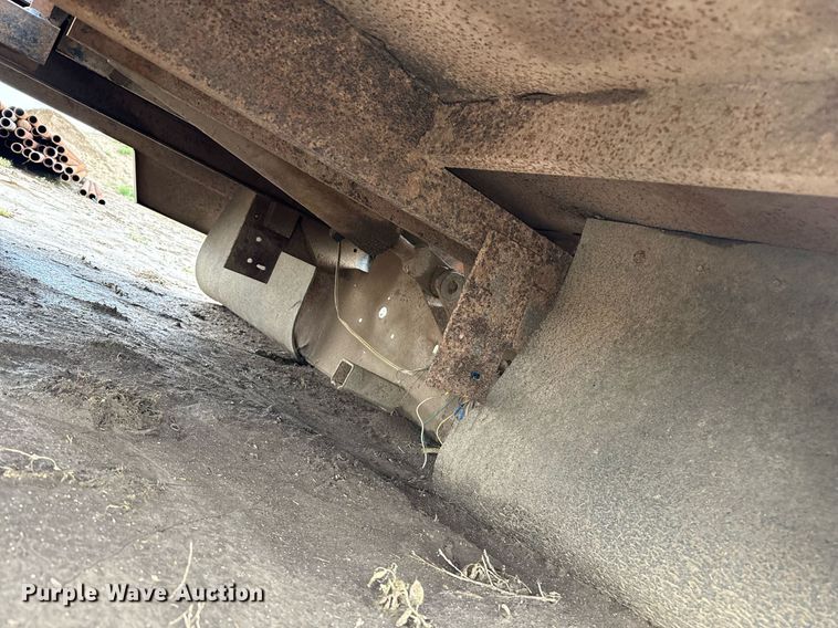 image for item EQ4949 DewEze hydraulic bale bed