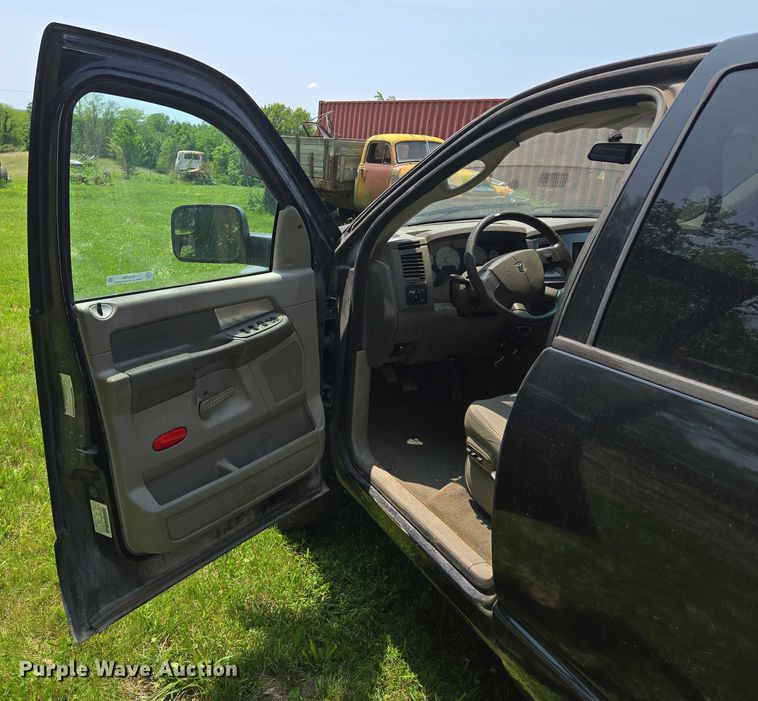 image for item EQ6558 2007 Dodge Ram 2500 Quad Cab pickup truck