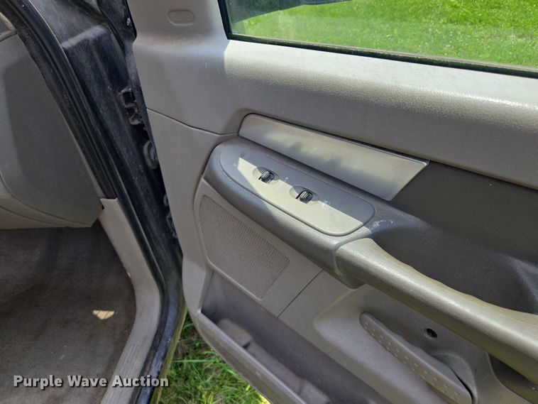 image for item EQ6558 2007 Dodge Ram 2500 Quad Cab pickup truck