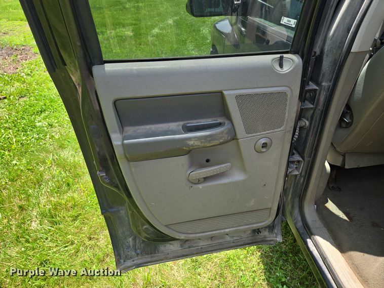 image for item EQ6558 2007 Dodge Ram 2500 Quad Cab pickup truck