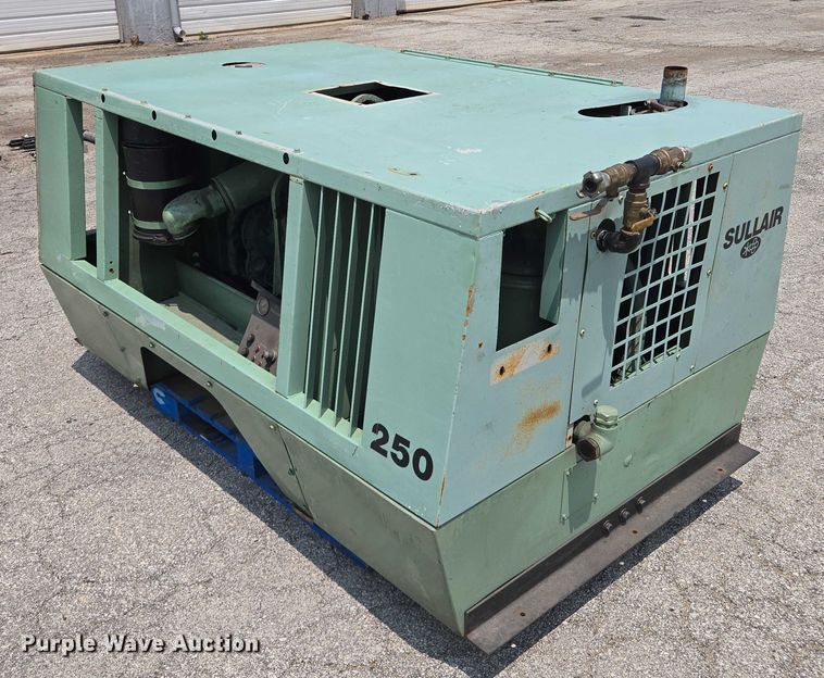 image for item EQ6560 Sullair 250 air compressor