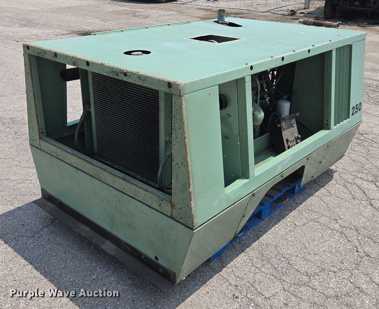 image for item EQ6560 Sullair 250 air compressor