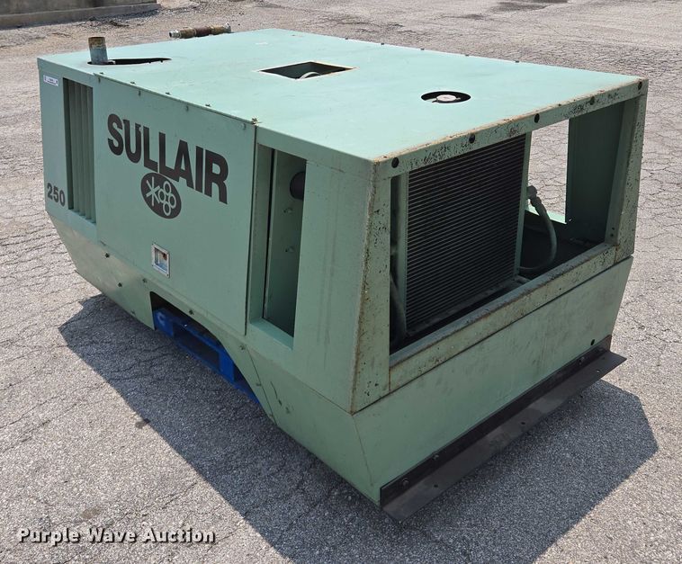 image for item EQ6560 Sullair 250 air compressor