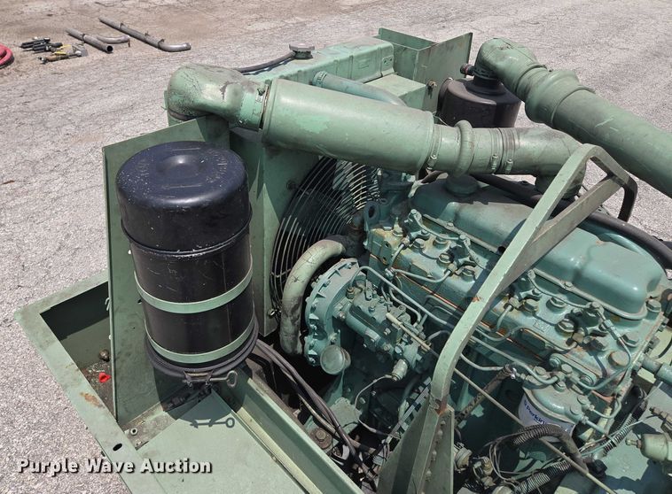 image for item EQ6560 Sullair 250 air compressor