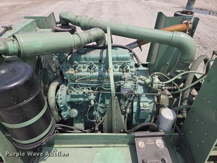 image for item EQ6560 Sullair 250 air compressor