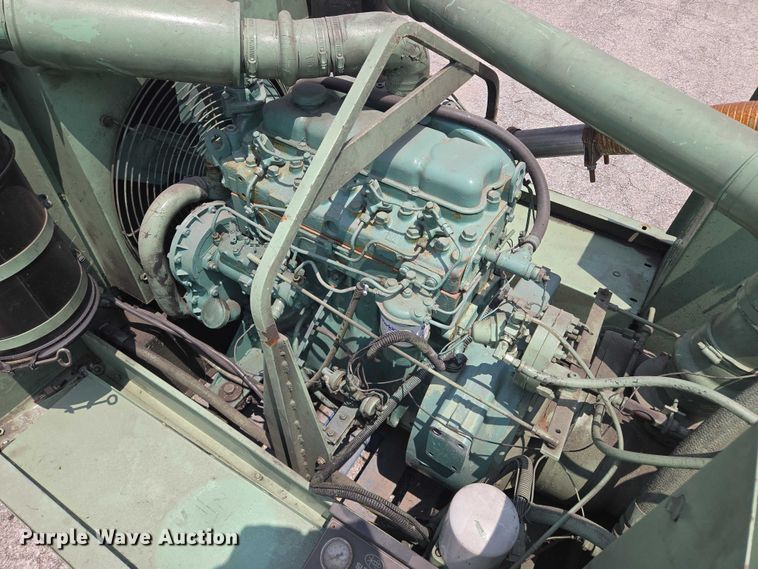 image for item EQ6560 Sullair 250 air compressor