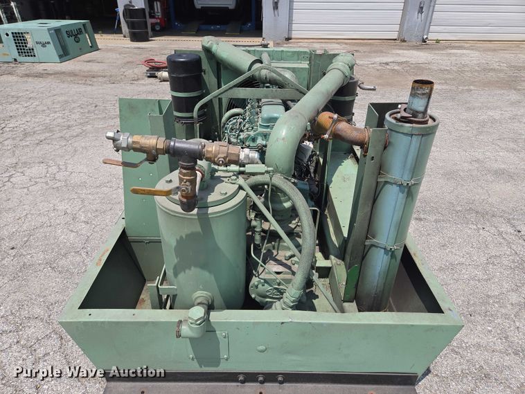 image for item EQ6560 Sullair 250 air compressor
