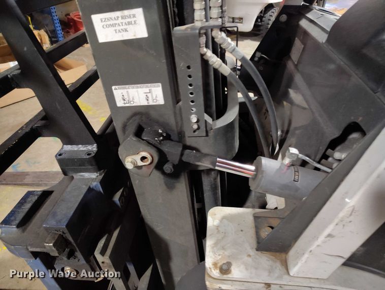 image for item IP9615 2015 Nissan PF60 forklift