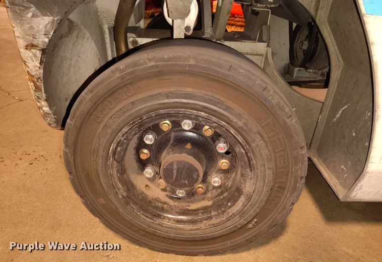 image for item IP9615 2015 Nissan PF60 forklift