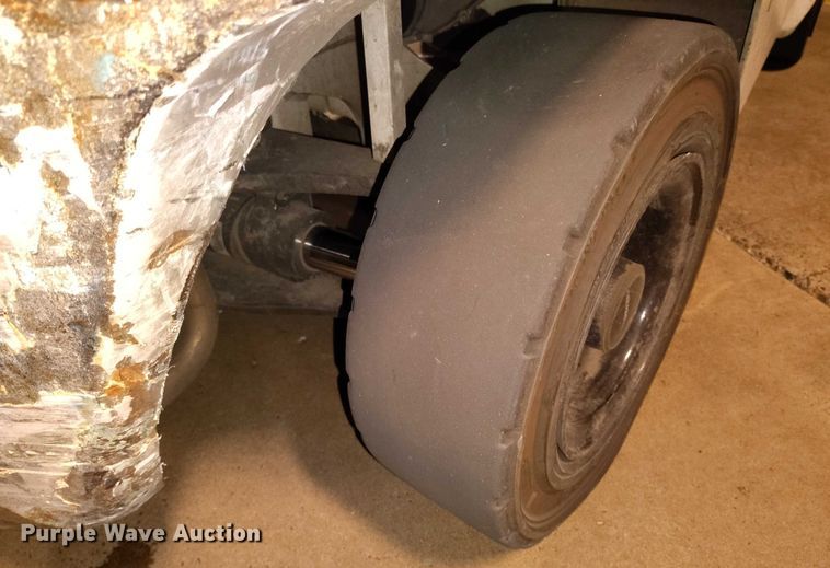 image for item IP9615 2015 Nissan PF60 forklift