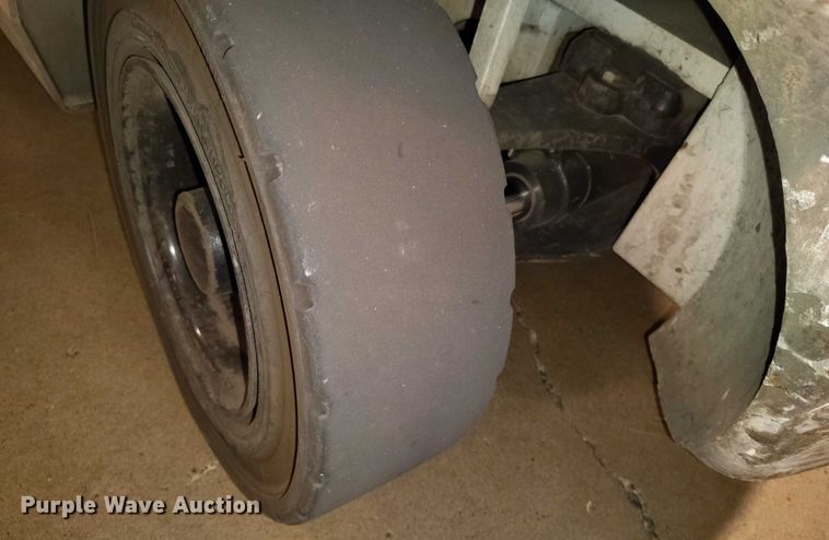 image for item IP9615 2015 Nissan PF60 forklift