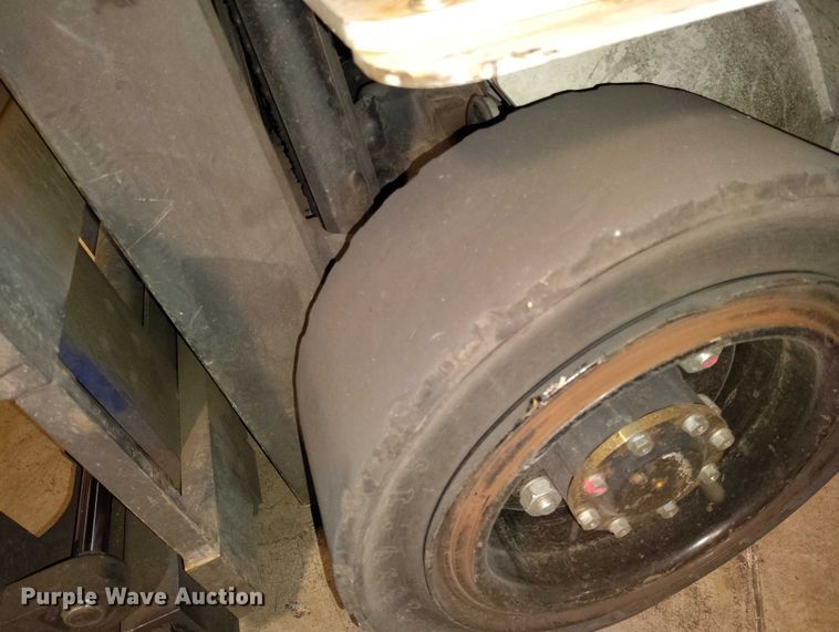 image for item IP9615 2015 Nissan PF60 forklift